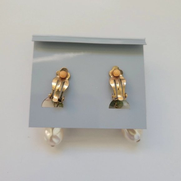 Vintage Pastel Acrylic Bead Cluster Faux Baroque Pearl Drop Clip On Earrings - Picture 2 of 3